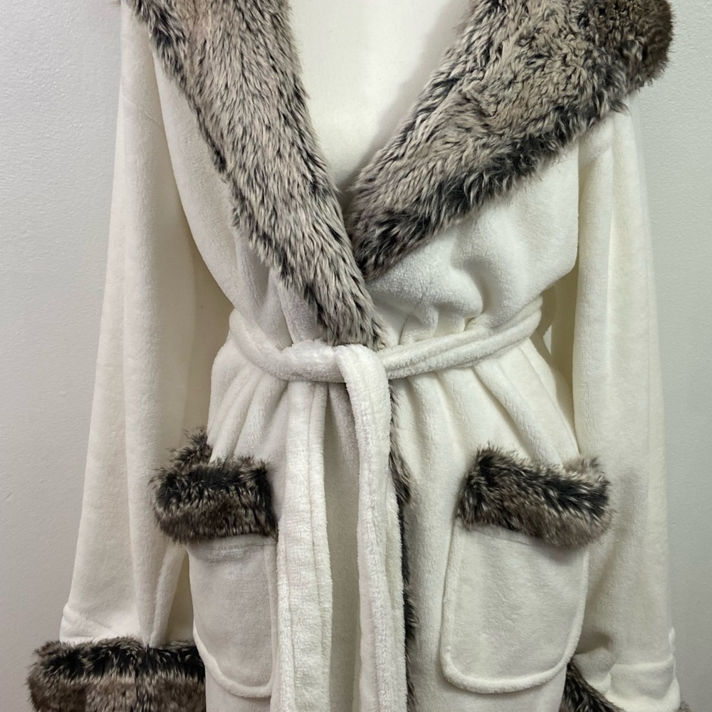 NWT Pottery Barn Caramel Faux Fur Ombre Robe Ivory Sz Small Hooded Cozy Luxury - Picture 2 of 10